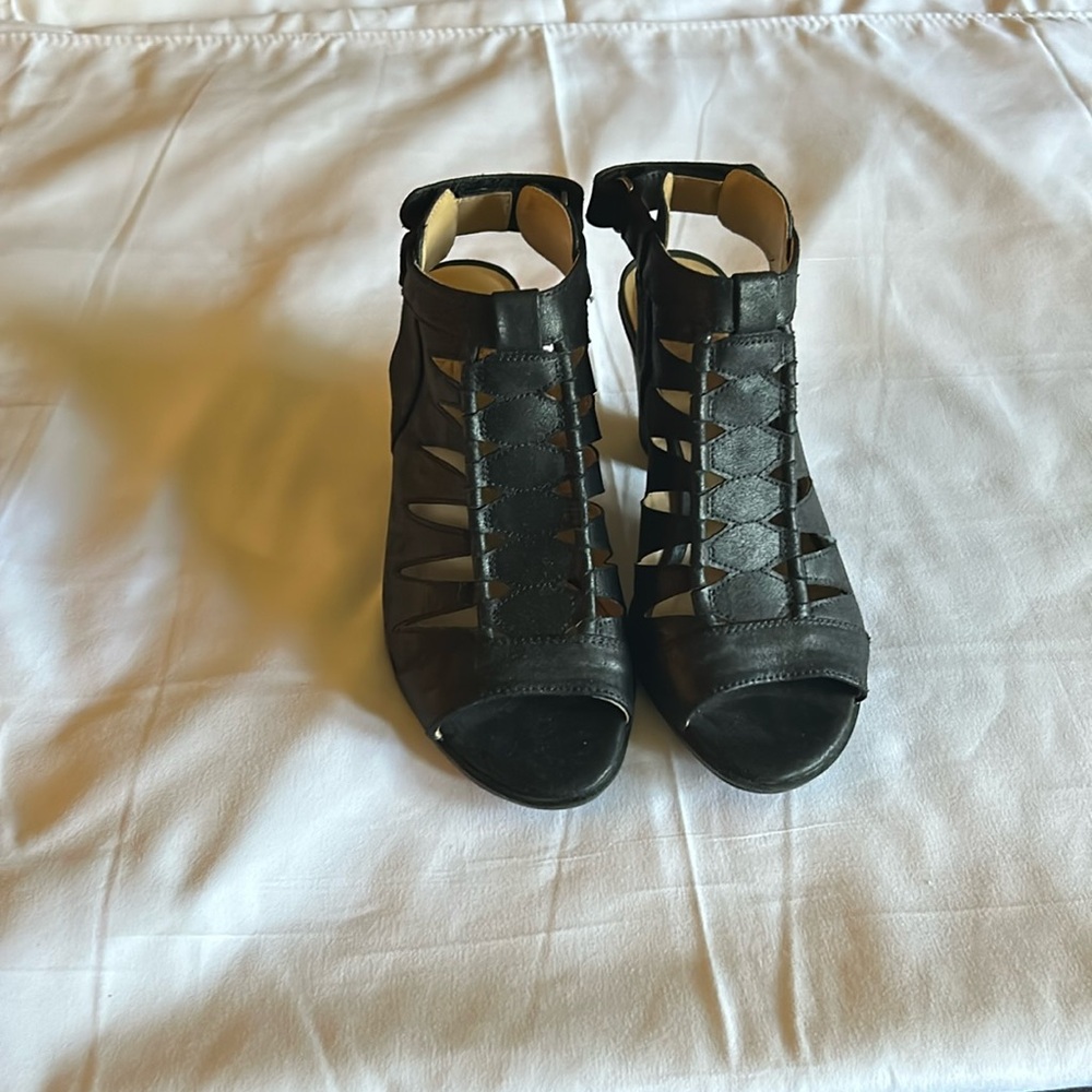 Naturalizer black gladiator sandals